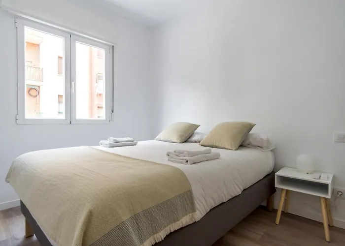 Bright Modern - 2Bedrooms 1Bathroom - Delicias